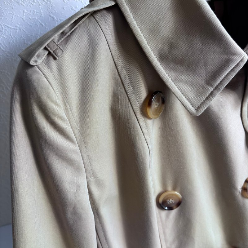 欲購買 看內文:) ::BURBERRY:: Chelsea Heritage 卡其色經典風衣外套 UK6號-2