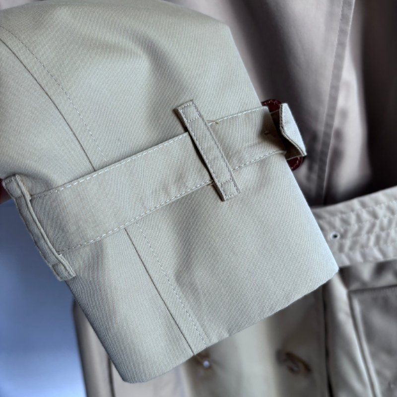 欲購買 看內文:) ::BURBERRY:: Chelsea Heritage 卡其色經典風衣外套 UK6號-6