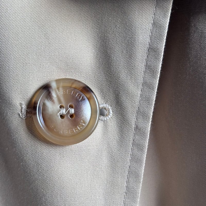 欲購買 看內文:) ::BURBERRY:: Chelsea Heritage 卡其色經典風衣外套 UK6號-7