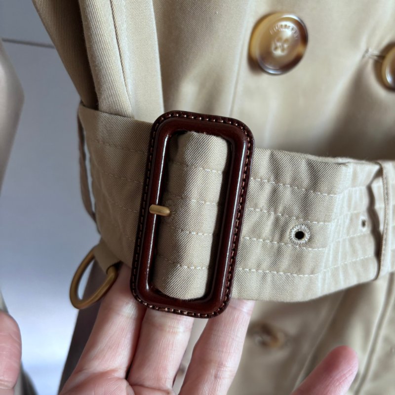 欲購買 看內文:) ::BURBERRY:: Chelsea Heritage 卡其色經典風衣外套 UK6號-9