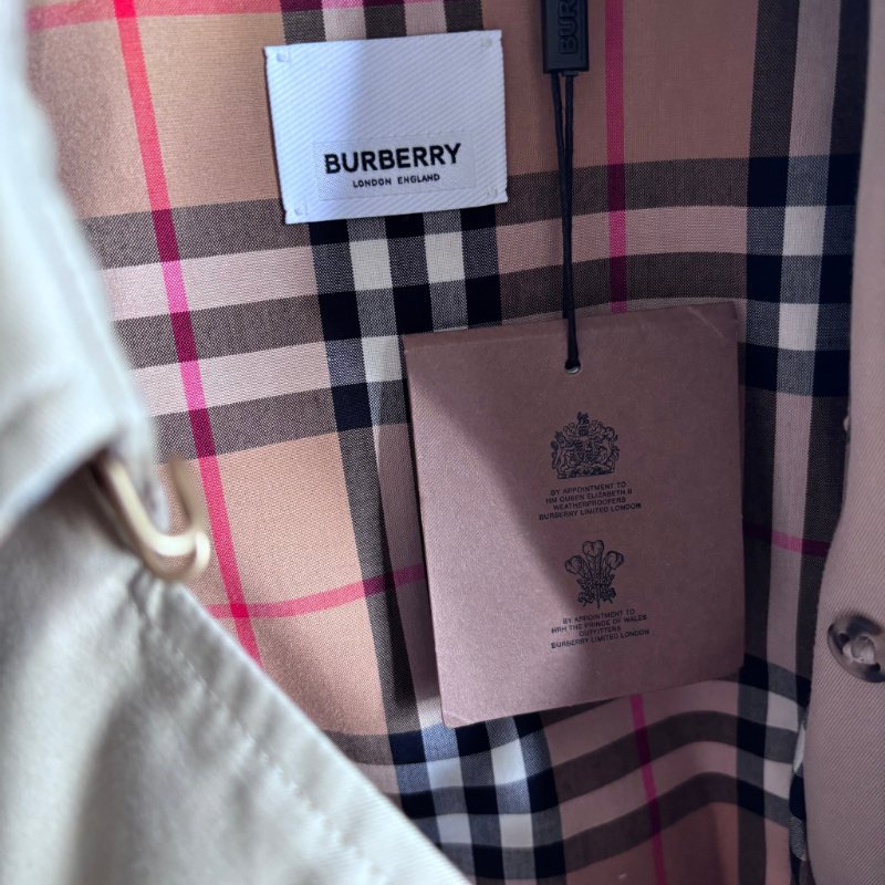 欲購買 看內文:) ::BURBERRY:: Chelsea Heritage 卡其色經典風衣外套 UK6號-18