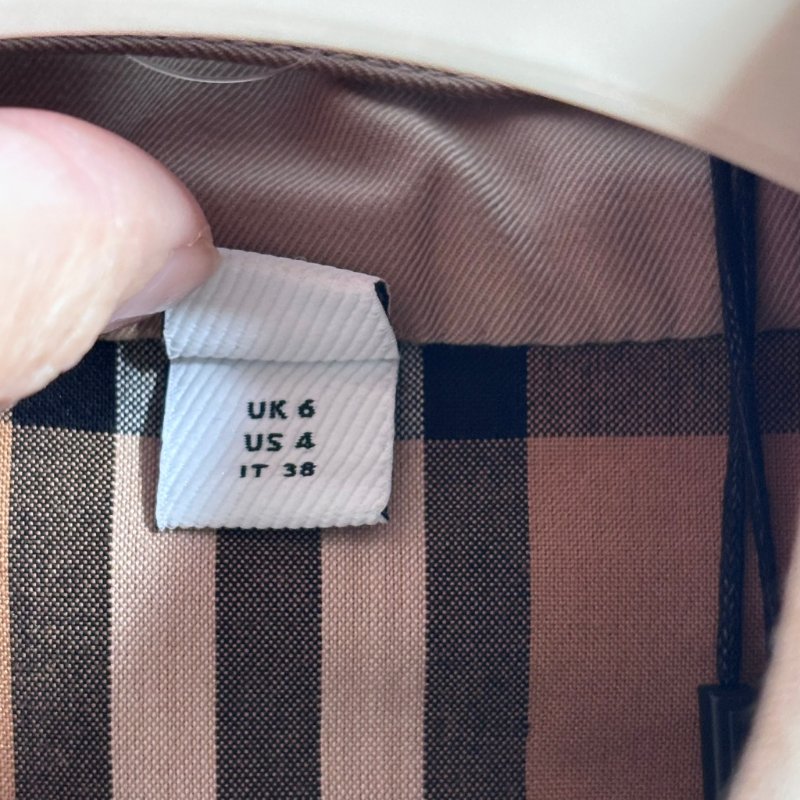 欲購買 看內文:) ::BURBERRY:: Chelsea Heritage 卡其色經典風衣外套 UK6號-19