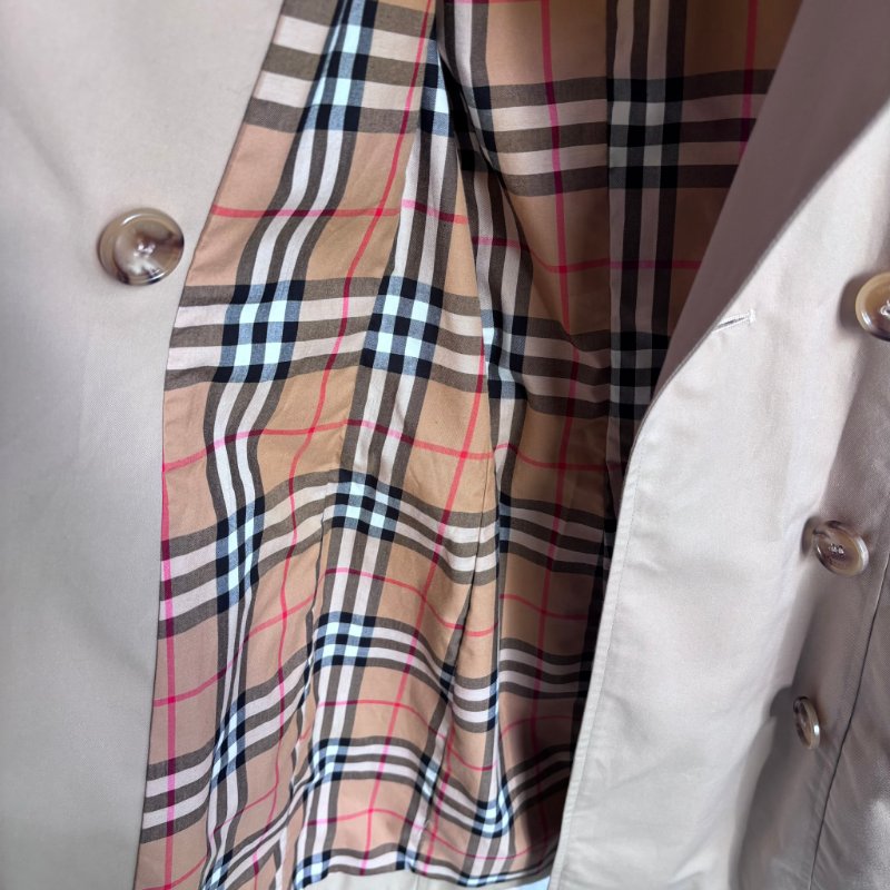 欲購買 看內文:) ::BURBERRY:: Chelsea Heritage 卡其色經典風衣外套 UK6號-25