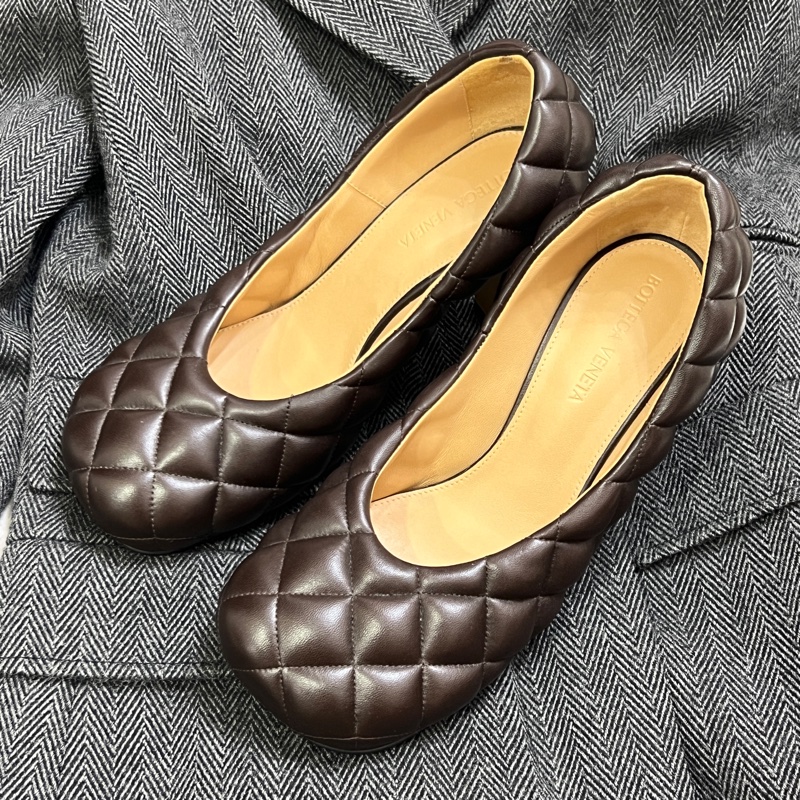 Bottega Veneta BV 菱格菠蘿跟鞋 深巧克力棕 🍁秋天必備-1