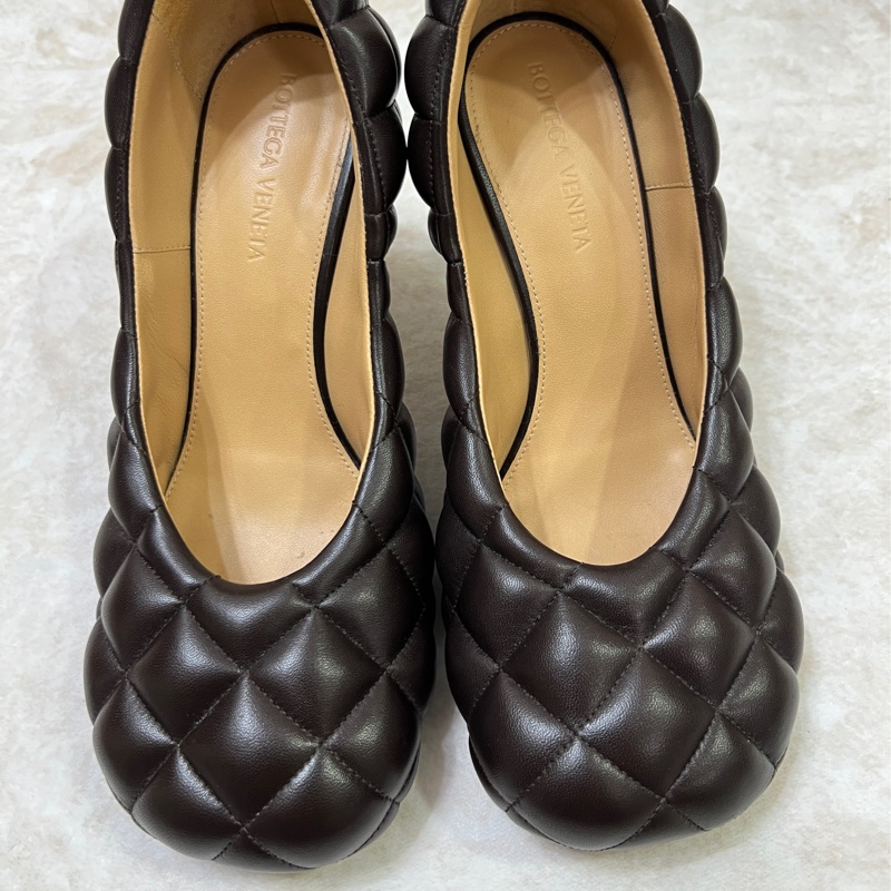 Bottega Veneta BV 菱格菠蘿跟鞋 深巧克力棕 🍁秋天必備-3