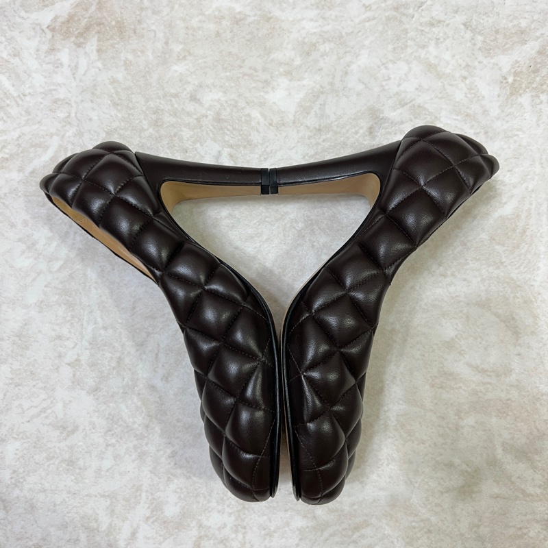 Bottega Veneta BV 菱格菠蘿跟鞋 深巧克力棕 🍁秋天必備-11