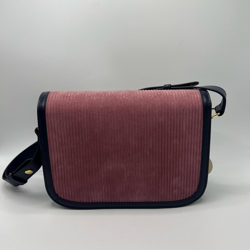 Gucci冰莓粉搭配灯芯绒-6