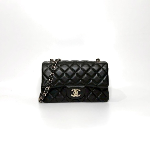 Chanel黑色淡金釦羊皮CF20 大mini A69900