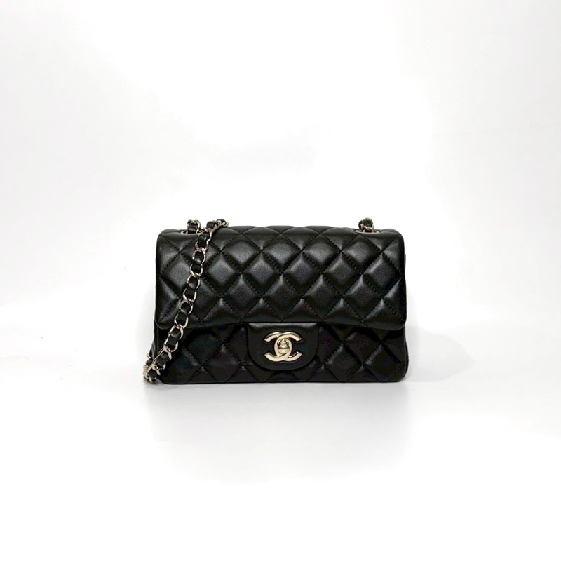 Chanel黑色淡金釦羊皮CF20 大mini A69900-0