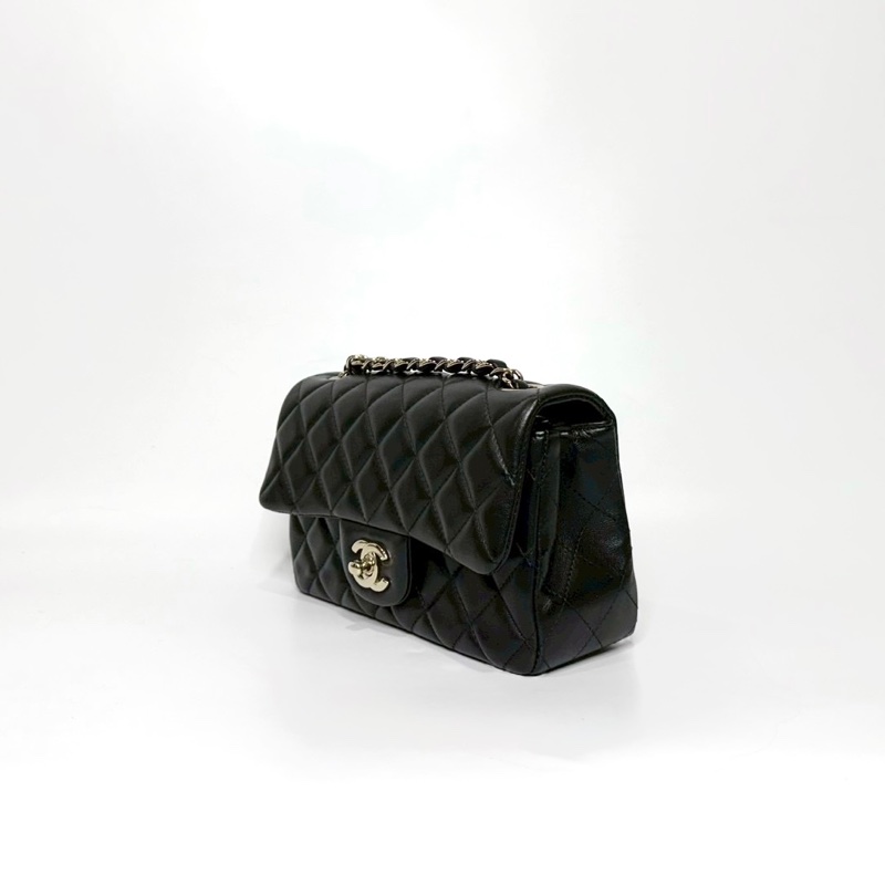 Chanel黑色淡金釦羊皮CF20 大mini A69900-2