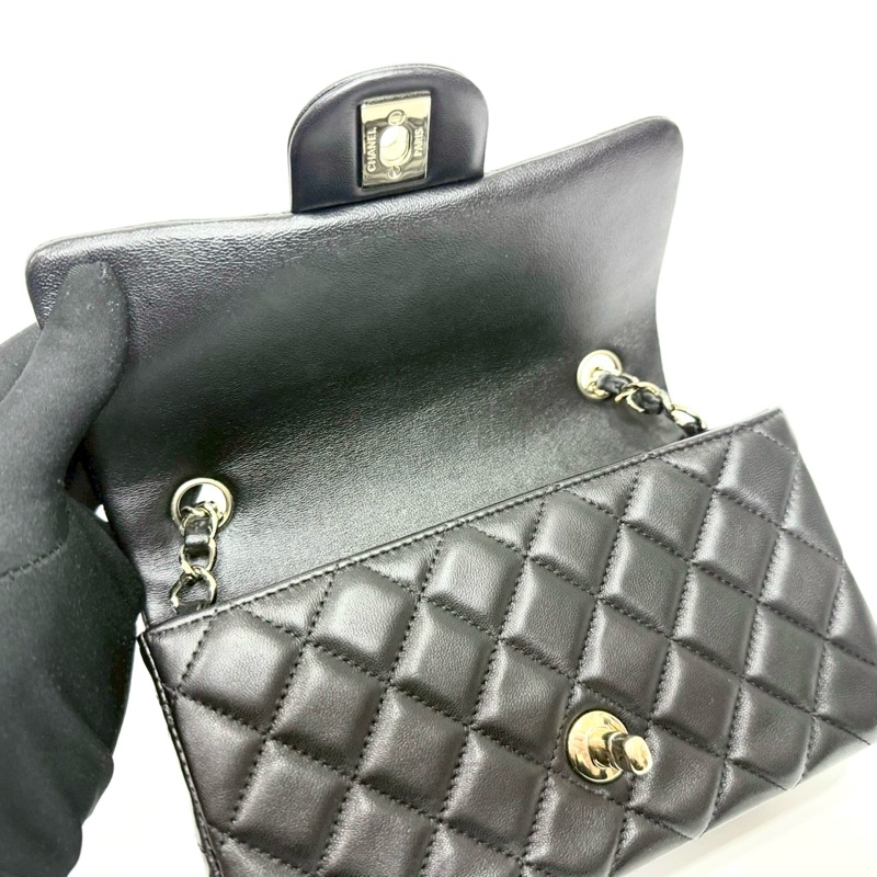 Chanel黑色淡金釦羊皮CF20 大mini A69900-9