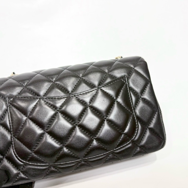 Chanel黑色淡金釦羊皮CF20 大mini A69900-10