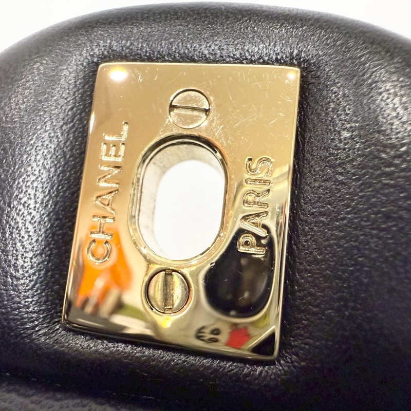 Chanel黑色淡金釦羊皮CF20 大mini A69900-15