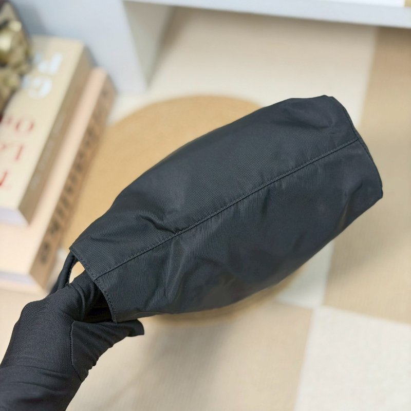 🏷Prada．尼龍小托特-2