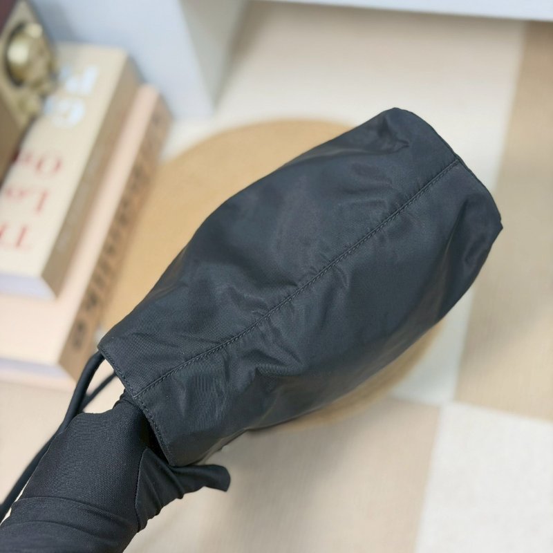 🏷Prada．尼龍小托特-3