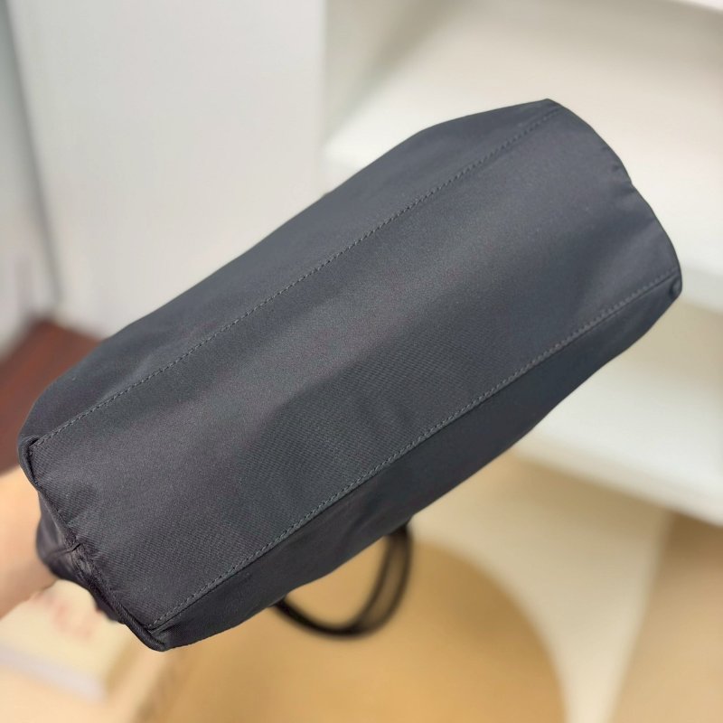 🏷Prada．尼龍小托特-8