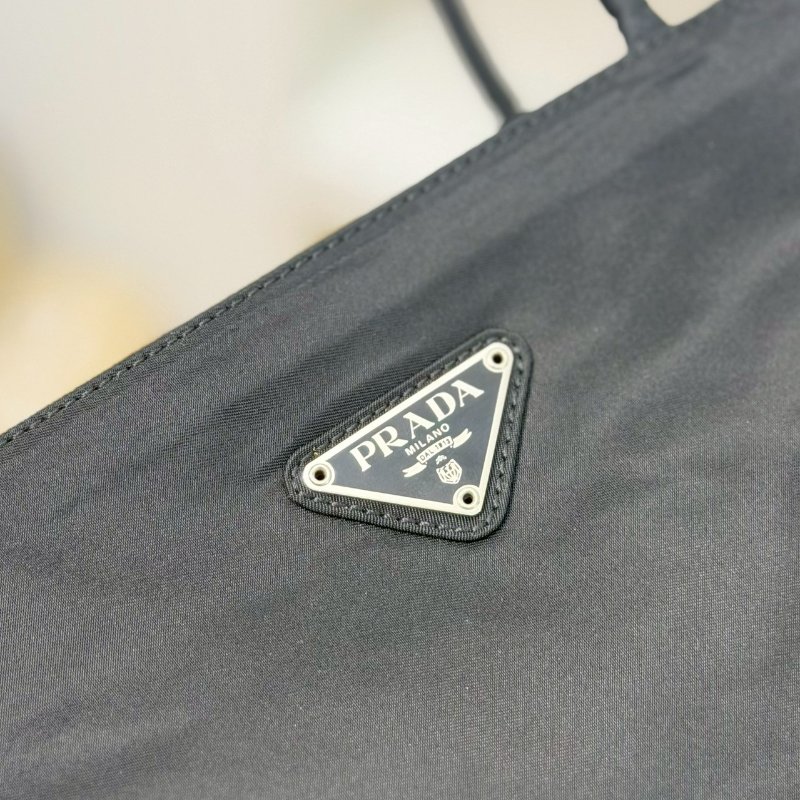 🏷Prada．尼龍小托特-13