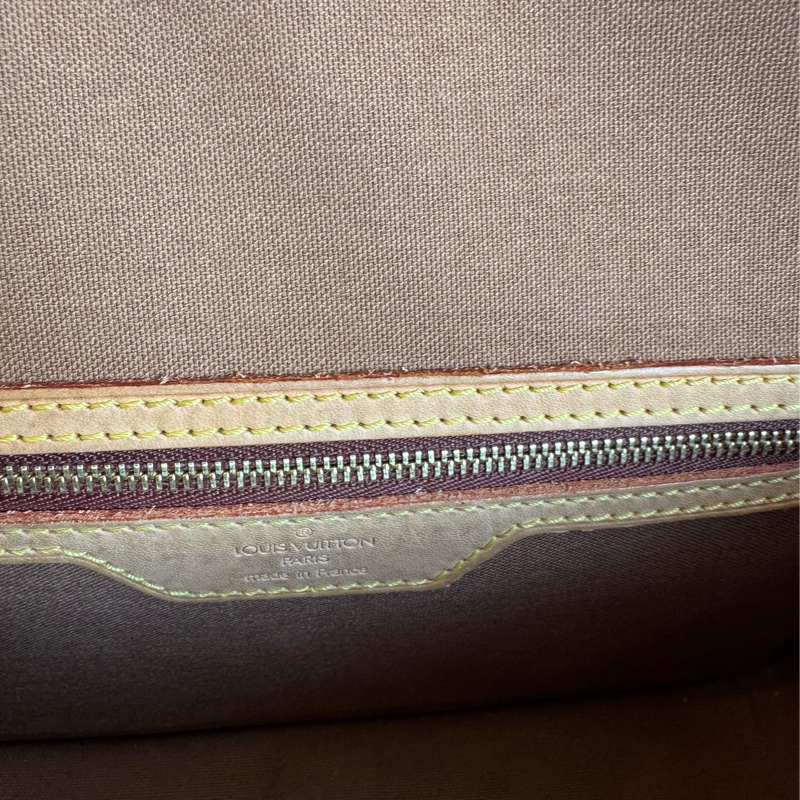 LV花紋法棍包-29