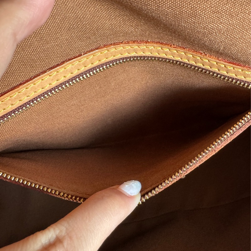 LV花紋法棍包-32