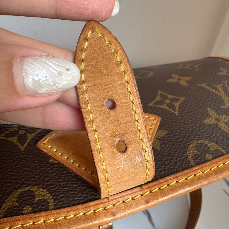 LV花紋法棍包-40