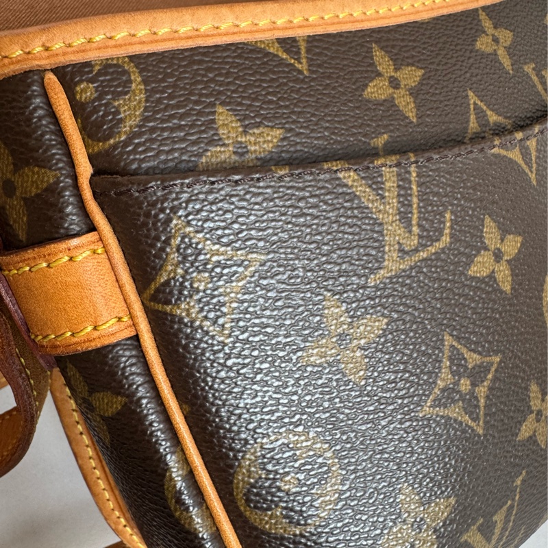 LV花紋法棍包-41