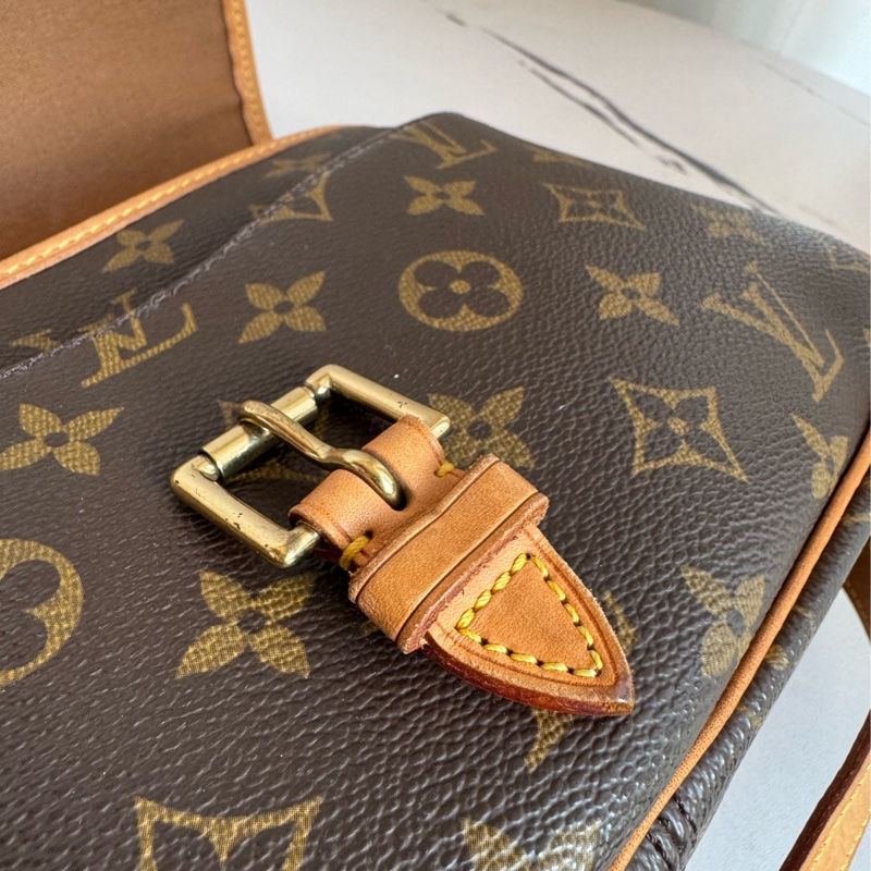 LV花紋法棍包-45