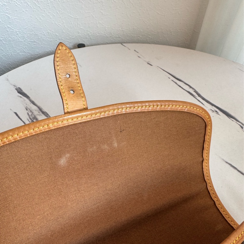 LV花紋法棍包-46