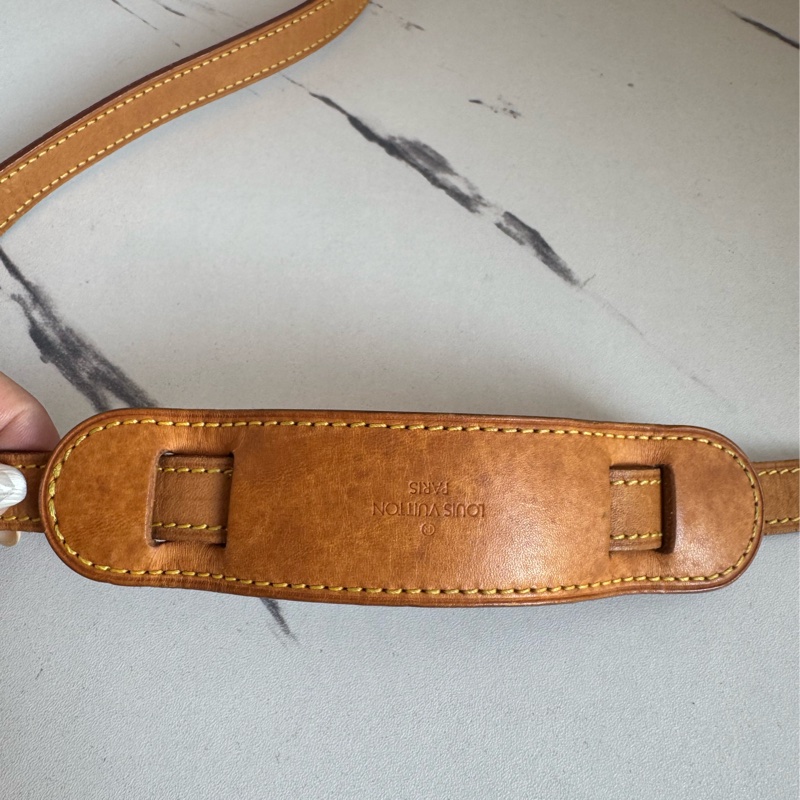 LV花紋法棍包-52