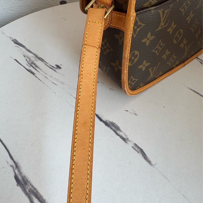 LV花紋法棍包-56