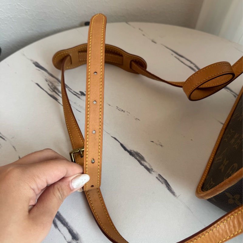 LV花紋法棍包-63