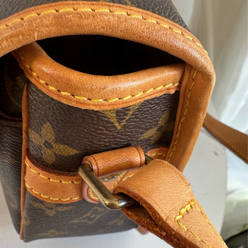 LV花紋法棍包-69