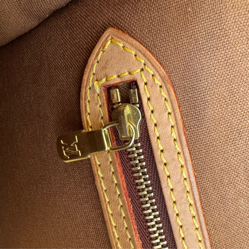 LV花紋法棍包-77