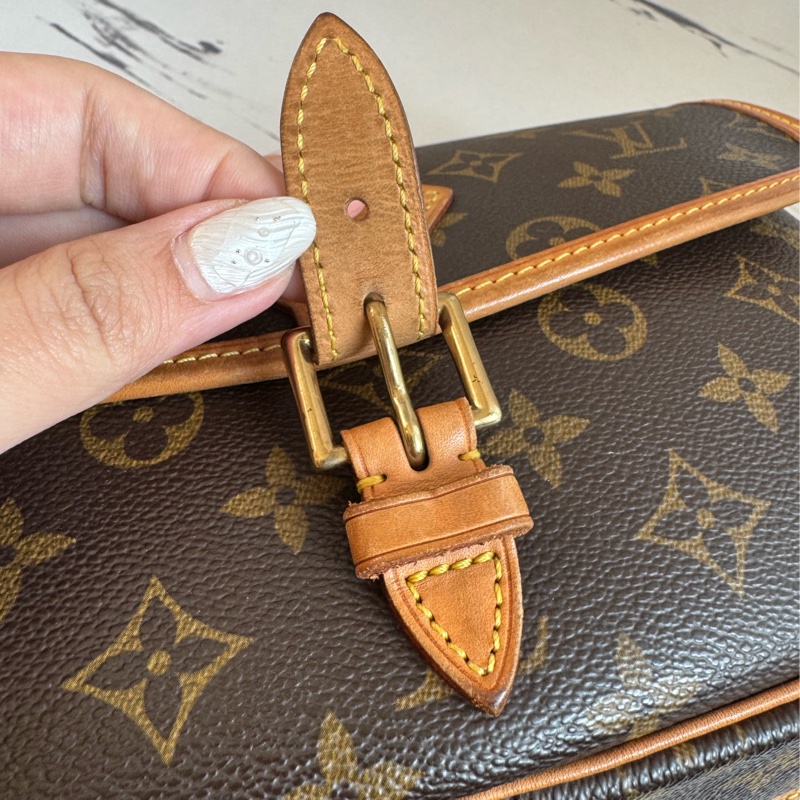 LV花紋法棍包-78