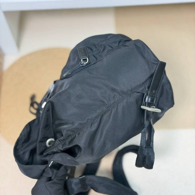 🏷Prada．降落傘尼龍單口後背包-2