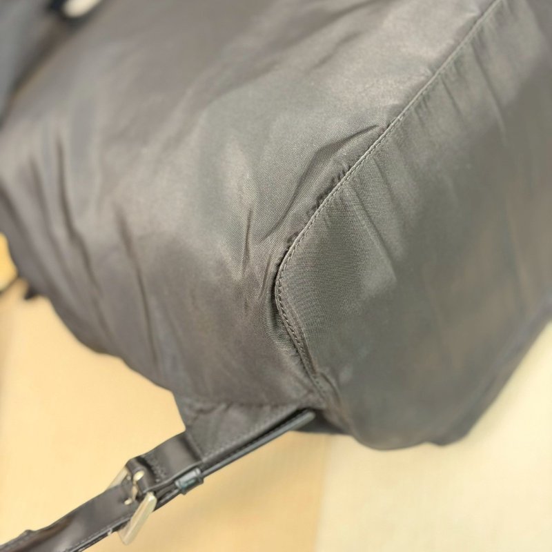 🏷Prada．降落傘尼龍單口後背包-6