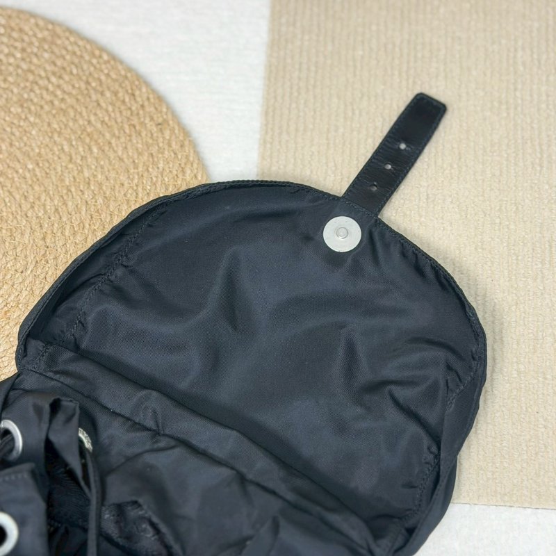 🏷Prada．降落傘尼龍單口後背包-17