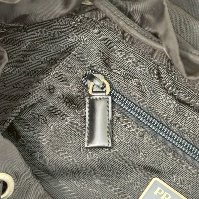 🏷Prada．降落傘尼龍單口後背包-18