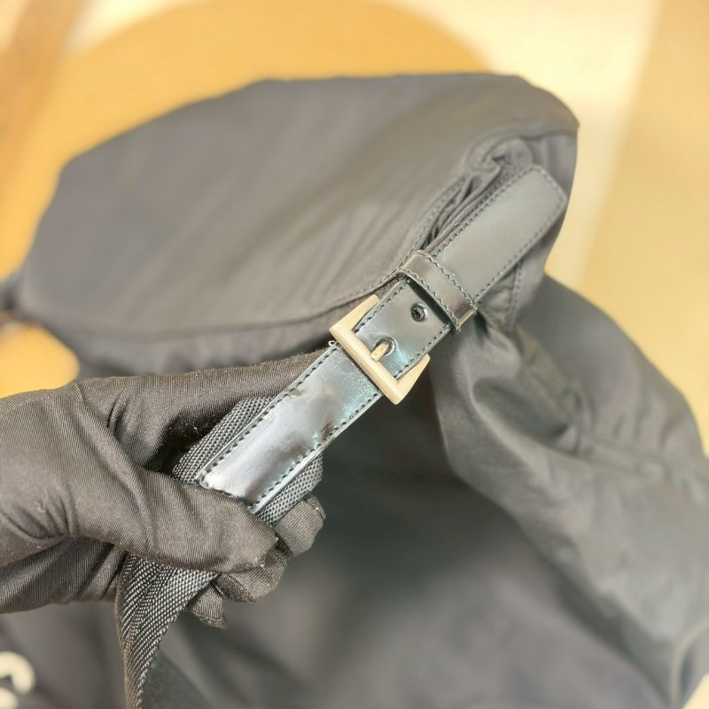 🏷Prada．降落傘尼龍單口後背包-23