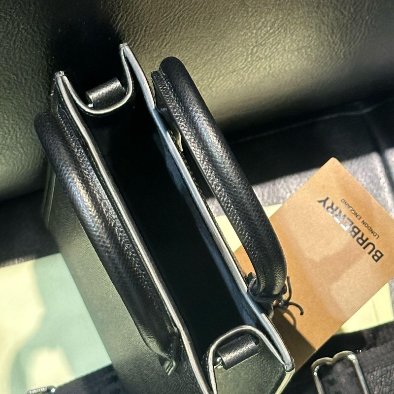 Burberry TB 荔枝 小牛皮 肩背包 義大利製 現貨 原價53900-4