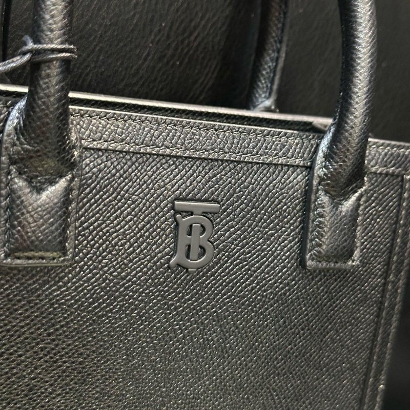 Burberry TB 荔枝 小牛皮 肩背包 義大利製 現貨 原價53900-7
