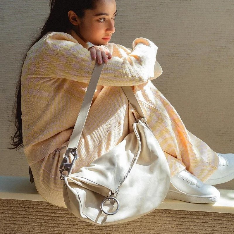 Burberry 中號 Knight 包 現貨 原價99000-1