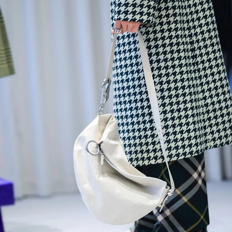 Burberry 中號 Knight 包 現貨 原價99000-3