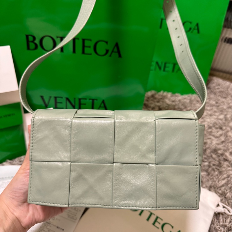 超美 9成新 Bottega Veneta Cassette 8格包-2
