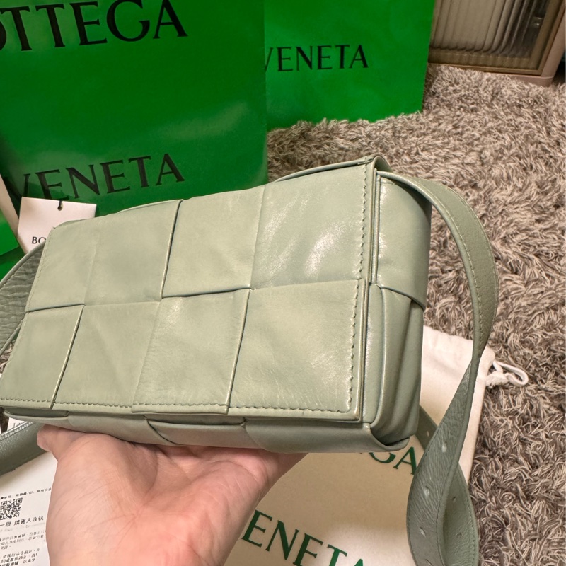 超美 9成新 Bottega Veneta Cassette 8格包-4