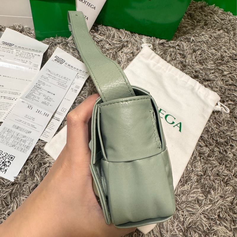 超美 9成新 Bottega Veneta Cassette 8格包-15