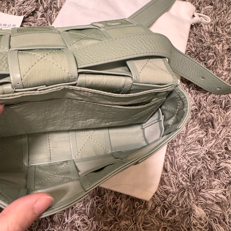 超美 9成新 Bottega Veneta Cassette 8格包-18