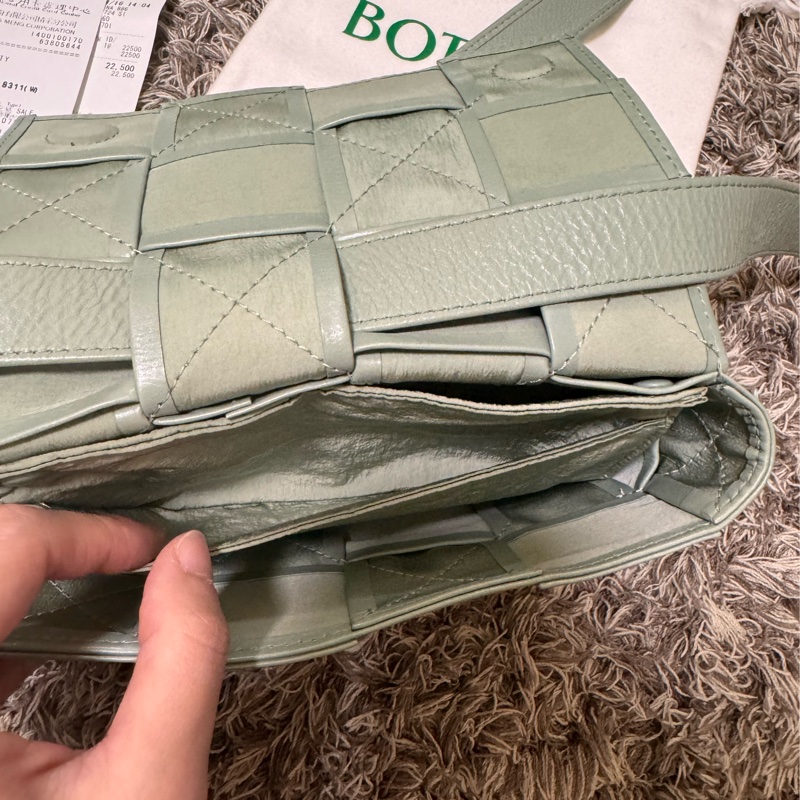 超美 9成新 Bottega Veneta Cassette 8格包-19