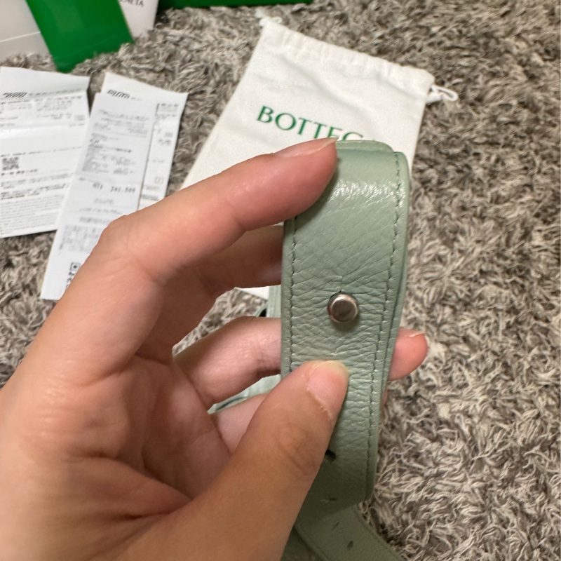 超美 9成新 Bottega Veneta Cassette 8格包-21