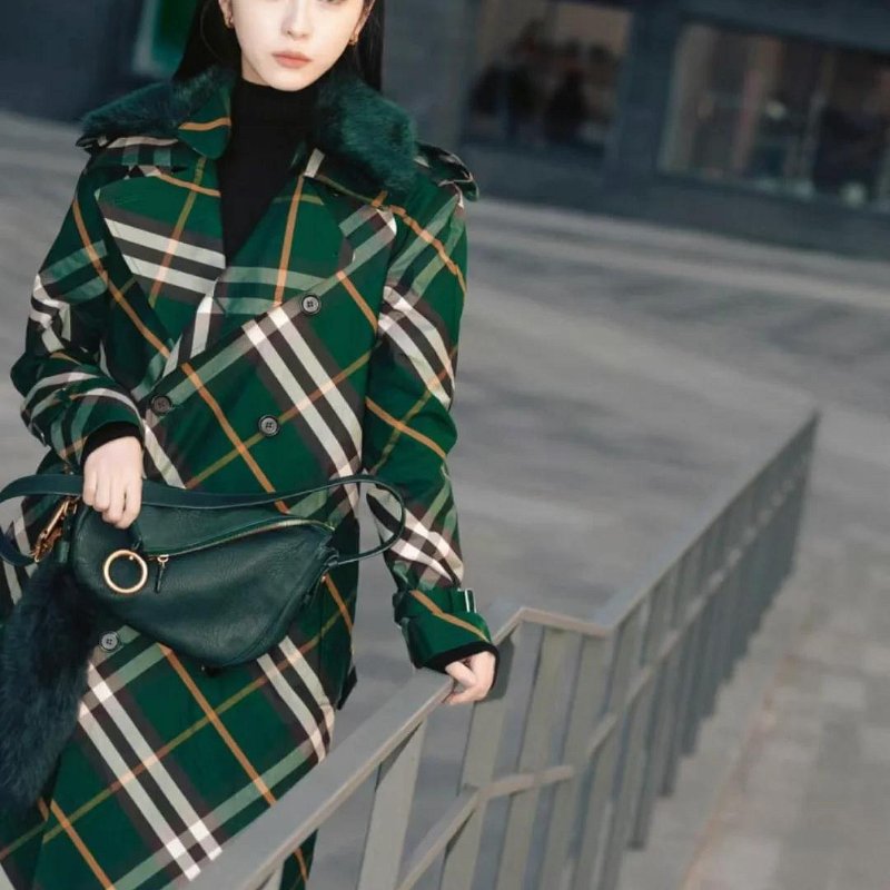 Burberry 中號 Knight 包 現貨 原價99000-2