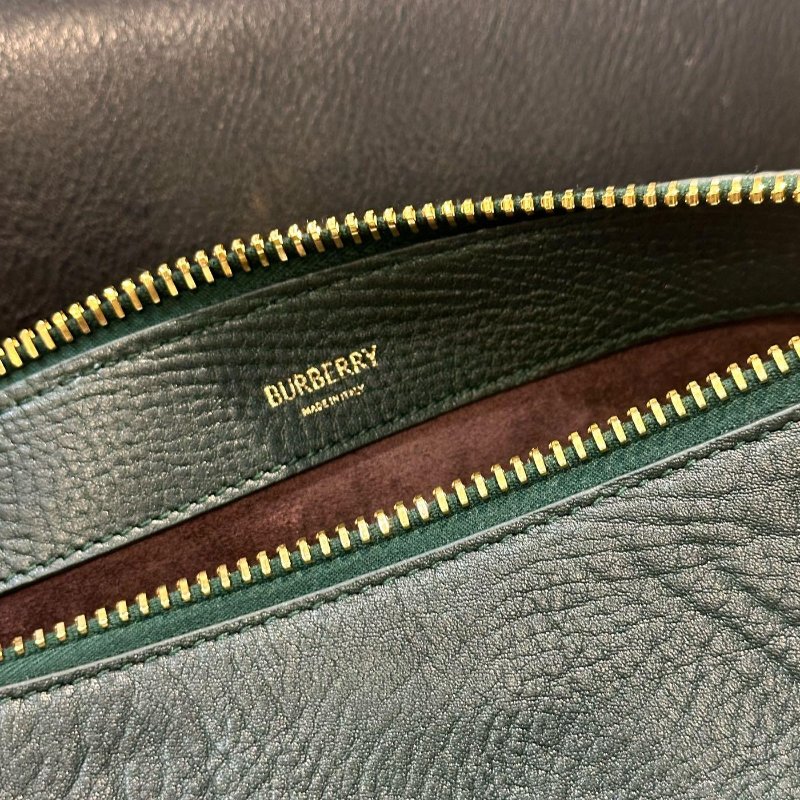 Burberry 中號 Knight 包 現貨 原價99000-9